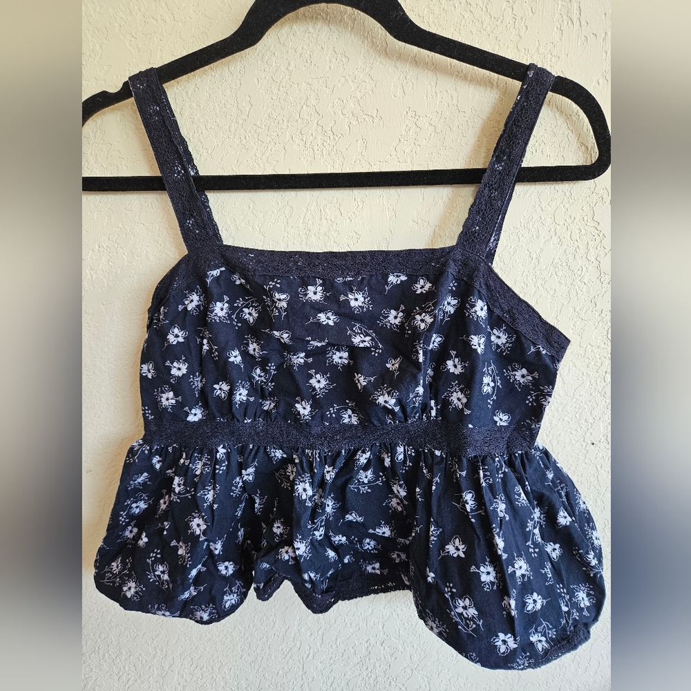 Celebrity Pink Juniors M Floral Navy Blue Women's Top